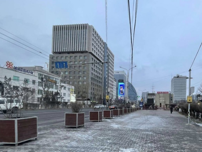 Явган хүний зорчих хэсэгт зөвшөөрөлгүй байршуулсан ТҮЦ-ийг нүүлгэлээ
